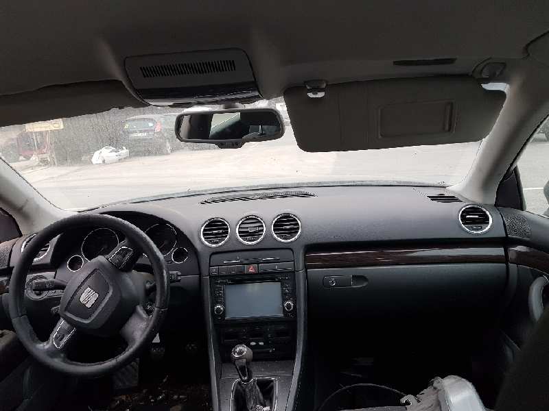 SEAT Exeo 1 generation (2009-2012) Priekinių dešinių durų stiklo pakelėjas ELÉCTRICO 18676542