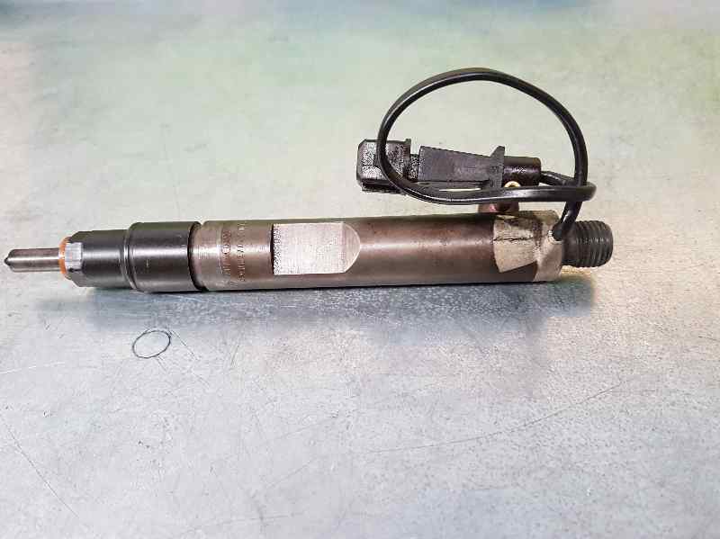 SEAT Cordoba 1 generation (1993-2003) Fuel Injector 028130203E, 0432193598 18584107