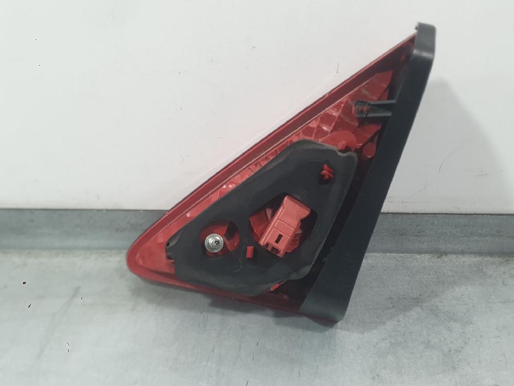 Left inner tail light RH02 9683461080 de Peugeot 3008 monospace (0u_) 2009-2016 150 CV con 194963 km - pieza usada