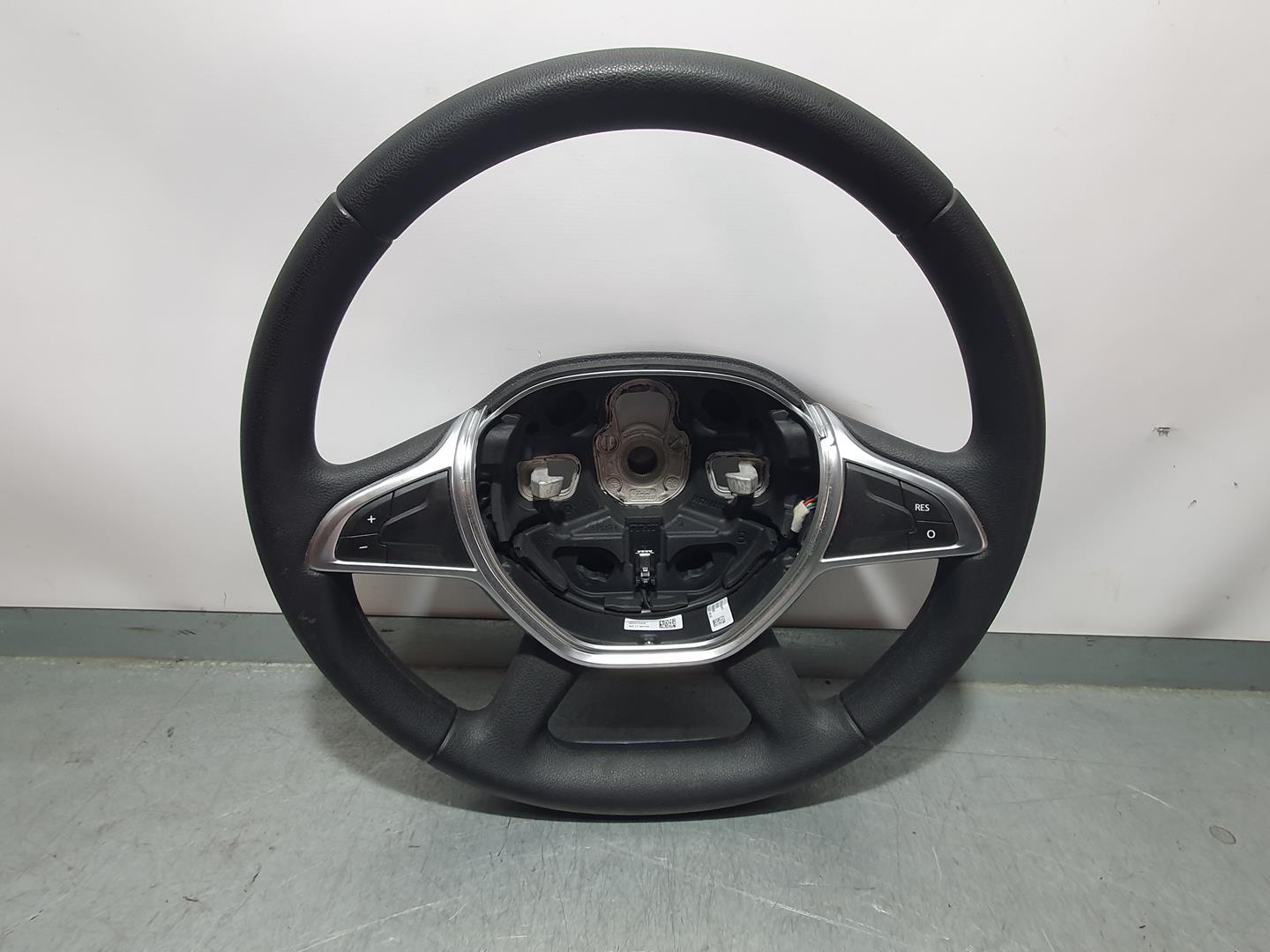 DACIA Duster 1 generation (2010-2017) Steering Wheel 484005093R 18711992