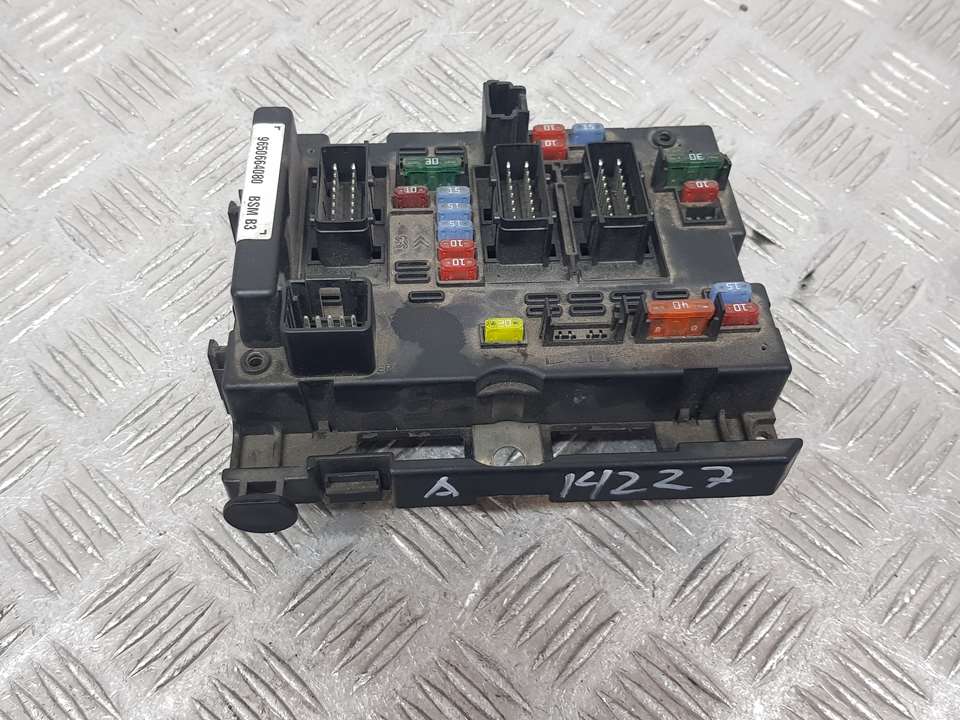 PEUGEOT 307 1 generation (2001-2008) Fuse Box 9650664080, 43222862, DELPHI 25211228