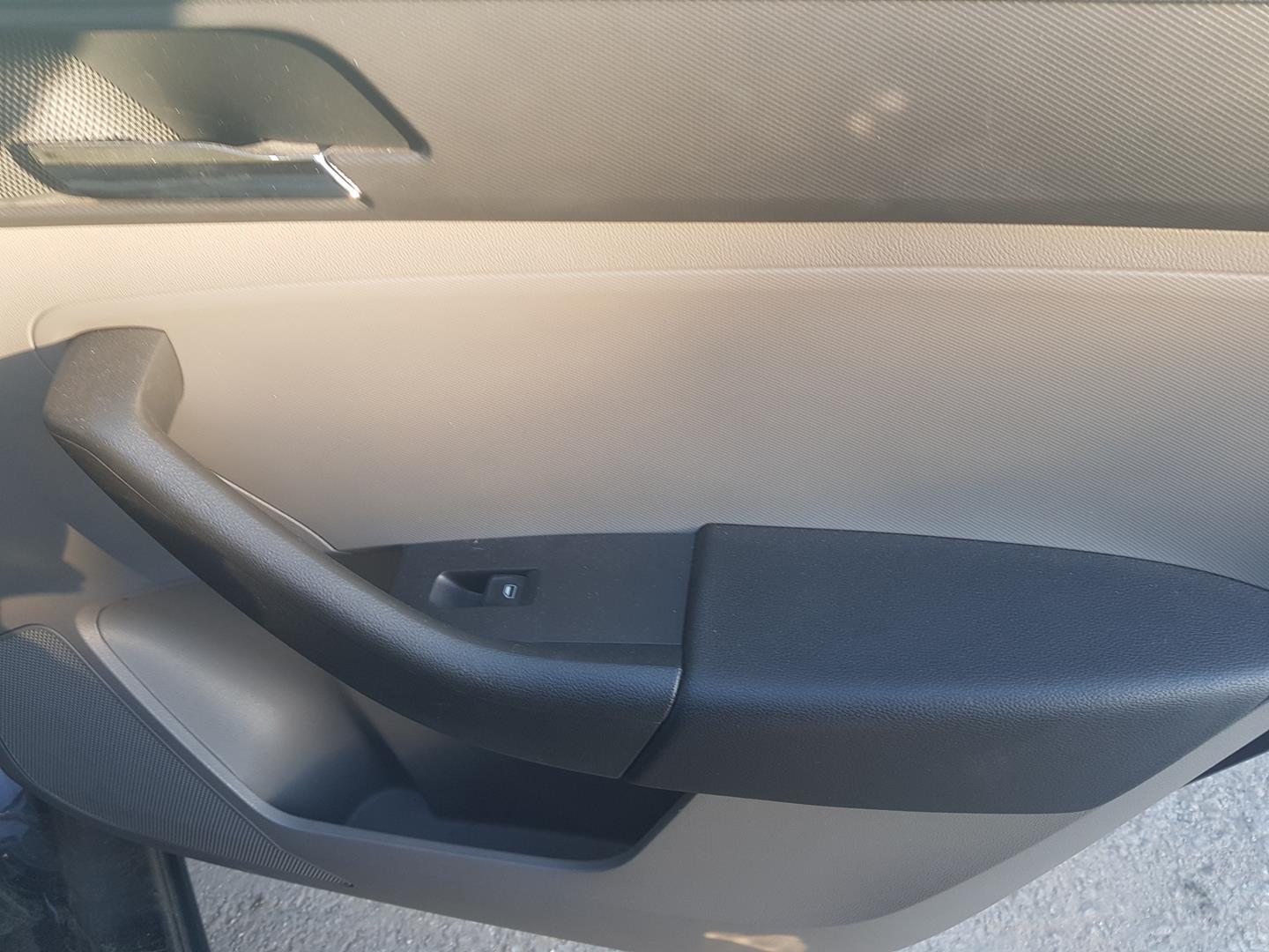 SEAT Toledo 4 generation (2012-2020) Galinių dešinių durų stiklo pakelėjas ELECTRICO 24041381