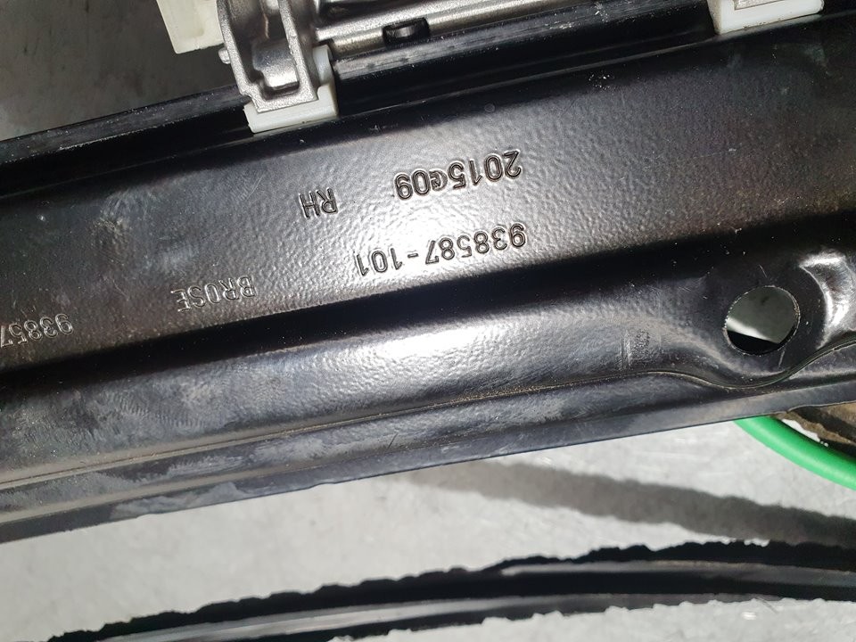 Elevalunas delantero derecho B47D20A 7281624S de Bmw Serie 4 coupe (f32) 2013-0 150 CV con 531 km - pieza usada