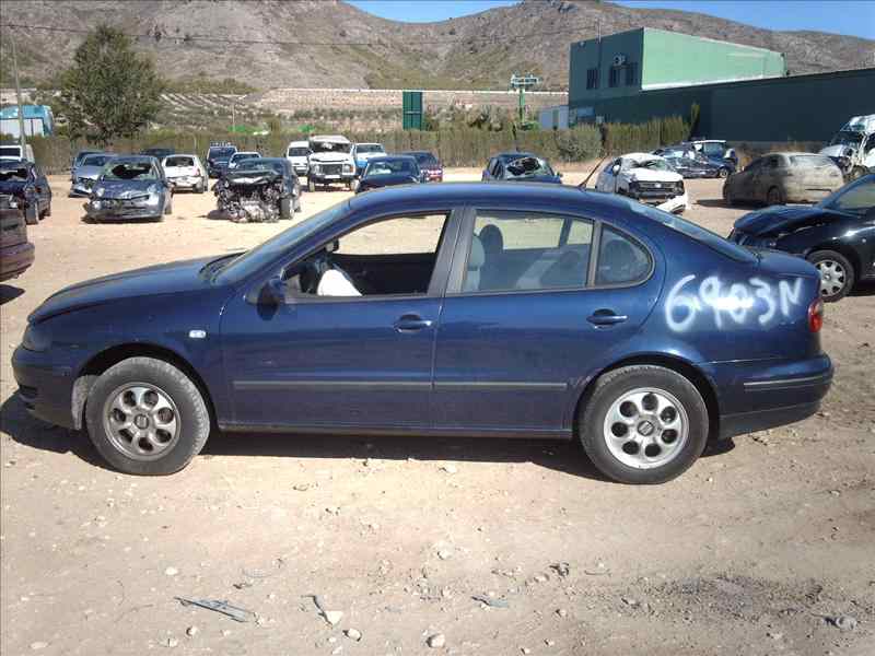 TOYOTA Toledo 2 generation (1999-2006) Охлаждающий радиатор 1J0121253N 18438271