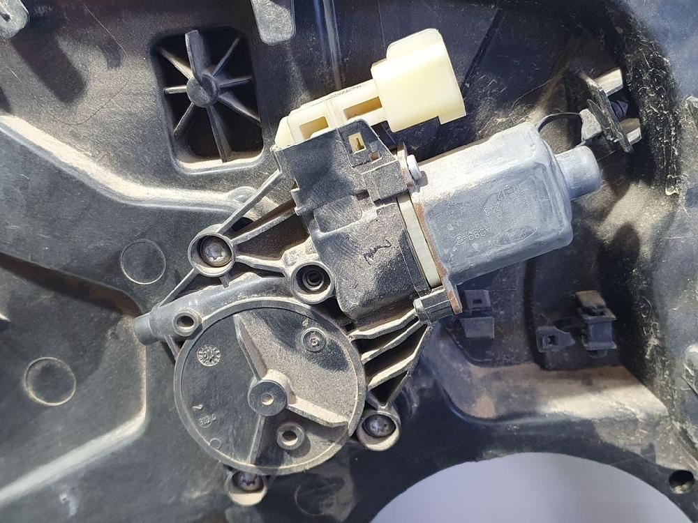 HYUNDAI Fiesta 5 generation (2001-2010) Regulator de geam ușă stânga față ELECTRICO6PINS 18545338