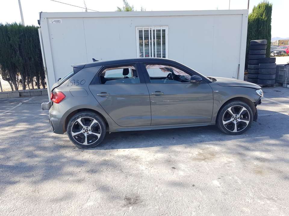 AUDI A1 8X (2010-2020) Pravý zadný bezpečnostný pás 82A857805D 26547149