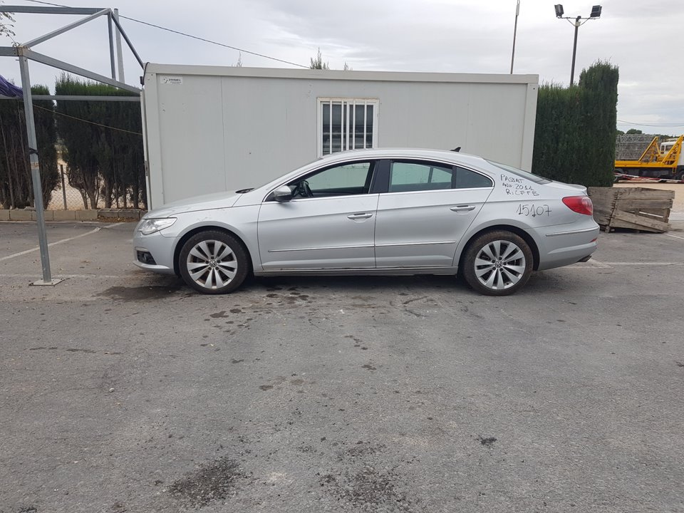 VOLKSWAGEN Passat CC 1 generation (2008-2017) Jobb hátsó ajtó ablakvezérlő gombja SINREF 21808381