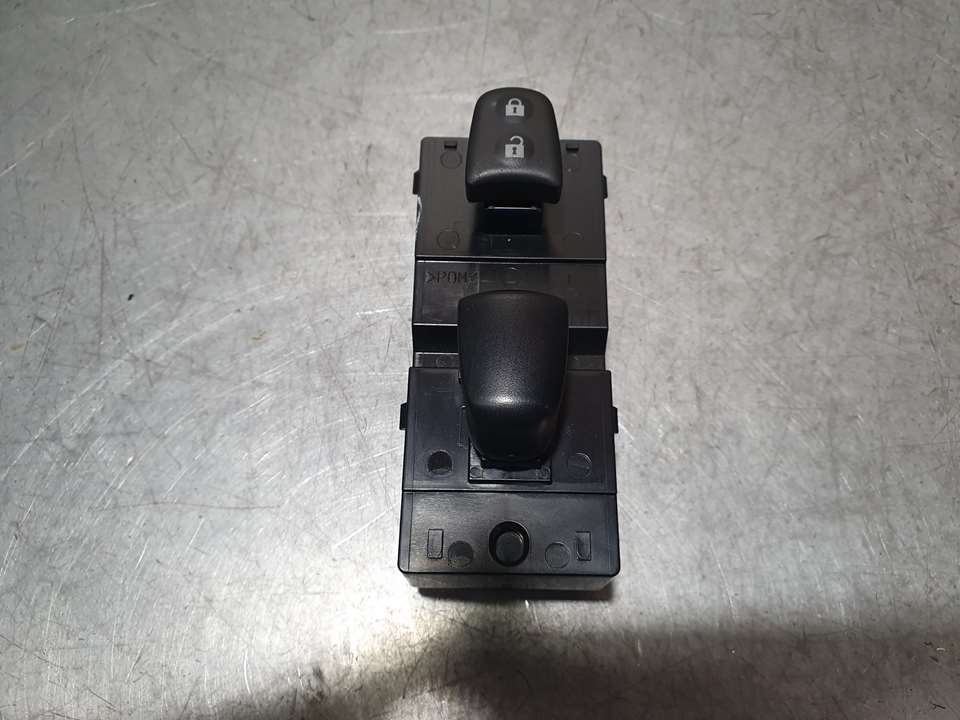 NISSAN Juke YF15 (2010-2020) Front Right Door Window Switch 254111KA5A 26535548