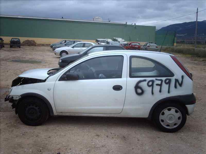 RENAULT Corsa C (2000-2006) Oikea takavalo 20590931