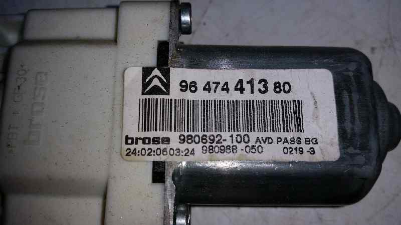 FORD C4 1 generation (2004-2011) Priekinių dešinių durų stiklo pakelėjo varikliukas 980692100,9647441380 18519812