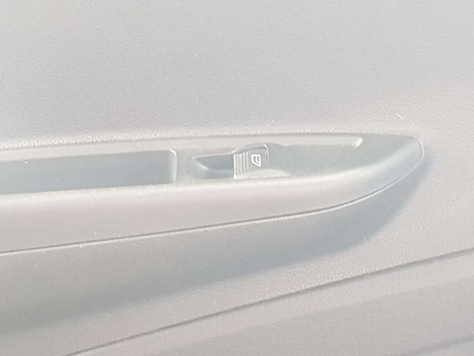 FORD B-MAX 1 generation (2012-2018) Galinių dešinių durų langų pakėlimo mygtukas 25087656