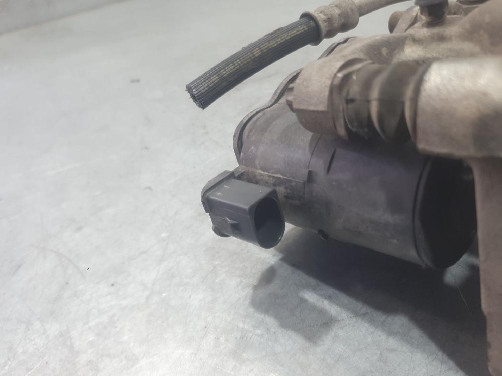 Right rear brake caliper YH01 9819060980 de Peugeot 3008 suv (mc_, mr_, mj_, m4_) 2016-0 131 CV - pieza usada