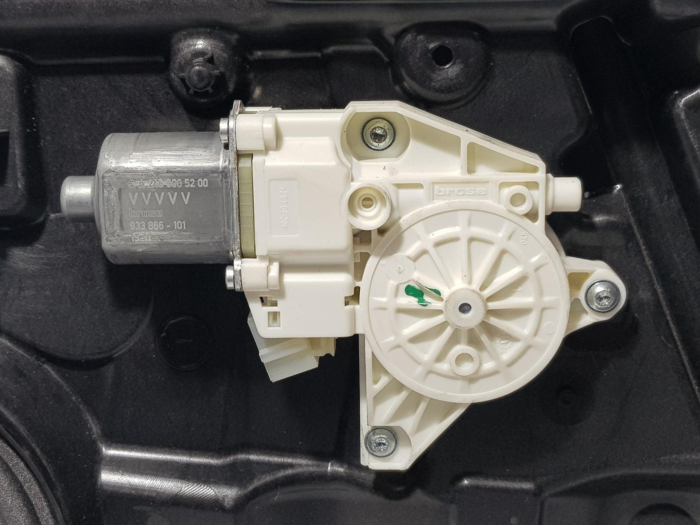 MERCEDES-BENZ B-Class W246 (2011-2020) Vindusregulator foran høyre dør A2047601634, ELECTRICO5PINS 18693651