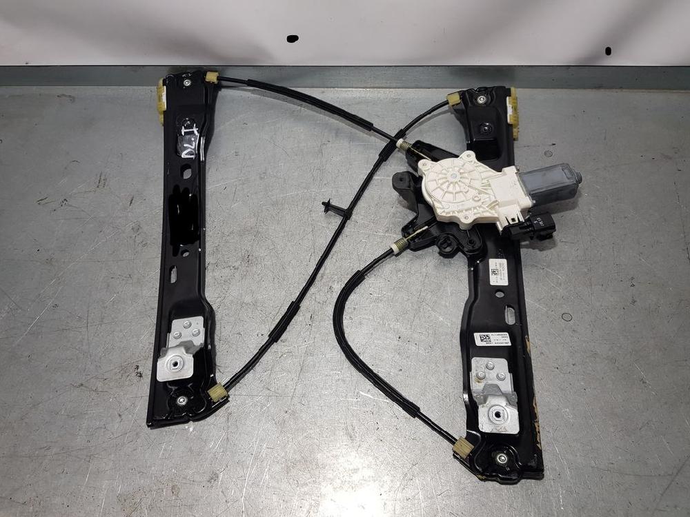 FORD Focus 3 generation (2011-2020) Priekšējo kreiso durvju logu pacēlājs BM51A23201BF 18706803