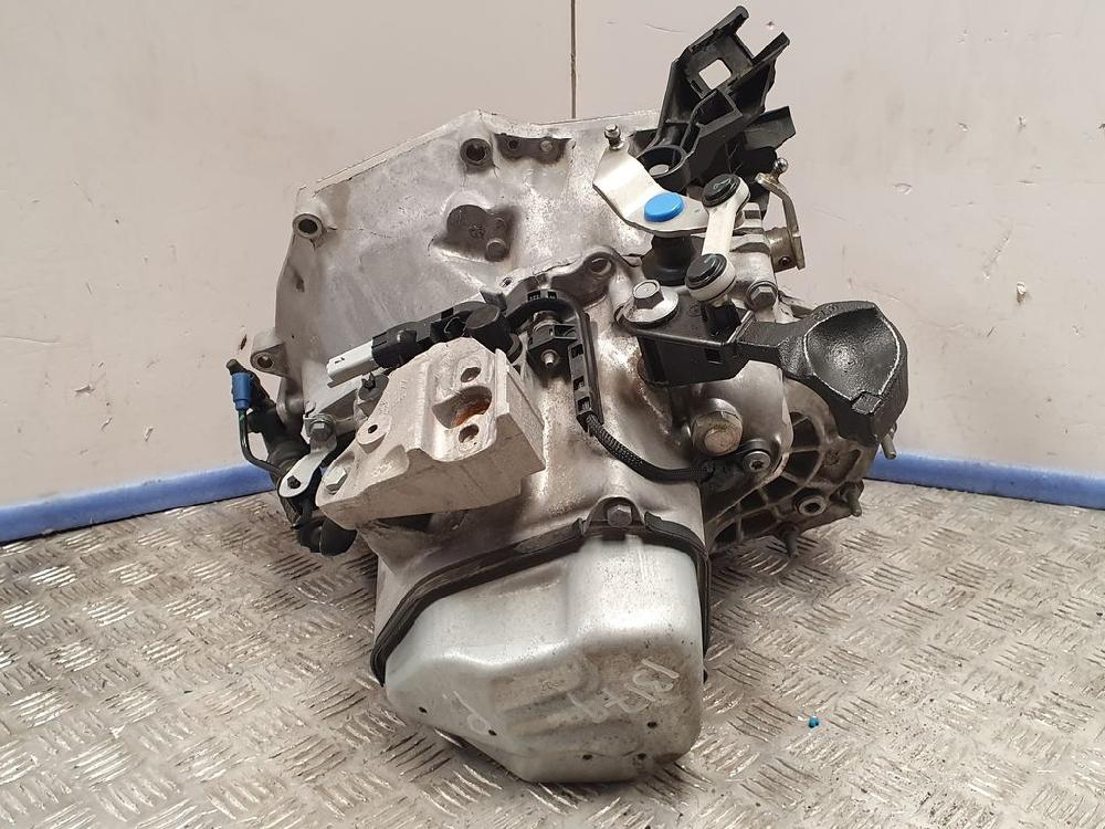 PEUGEOT 208 Peugeot 208 (2012-2015) Gearbox 20A704,1050050 18341498