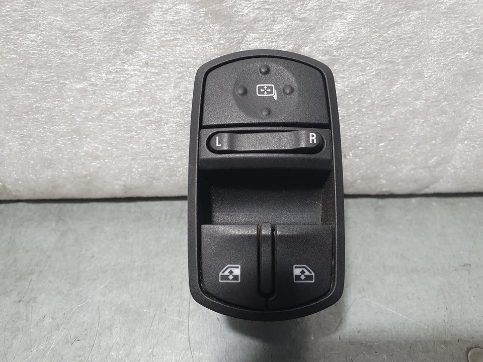OPEL Corsa D (2006-2020) Кнопка стеклоподъемника передней левой двери 13430017, 315625731 21808311