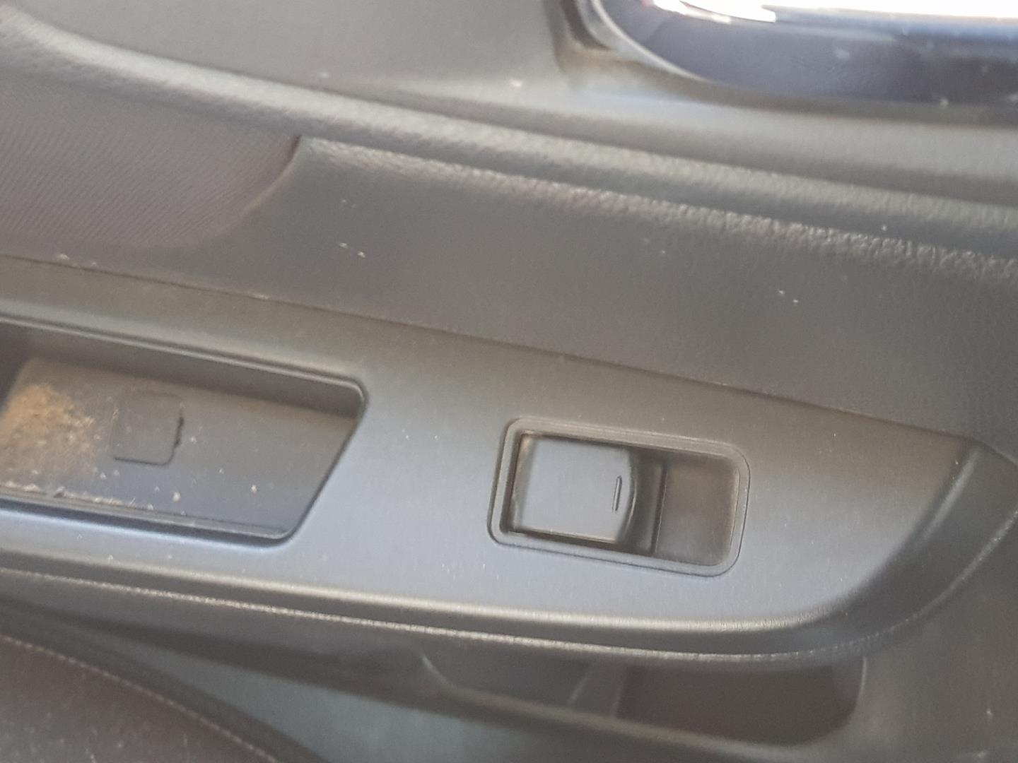 SUBARU XV 1 generation (2011-2017) Кнопка стеклоподъемника задней правой двери 23656661
