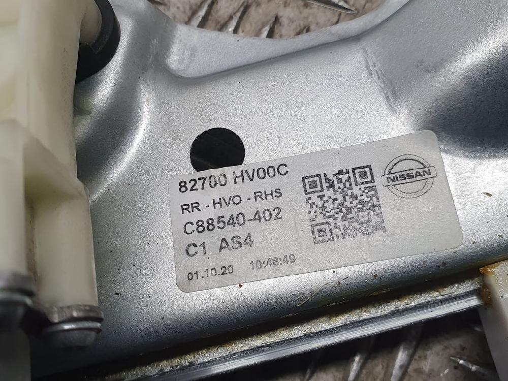 NISSAN Qashqai 2 generation (2013-2023) Aizmugurējo labo durvju logu pacēlājs 82700HV00C,C88540402 23621861