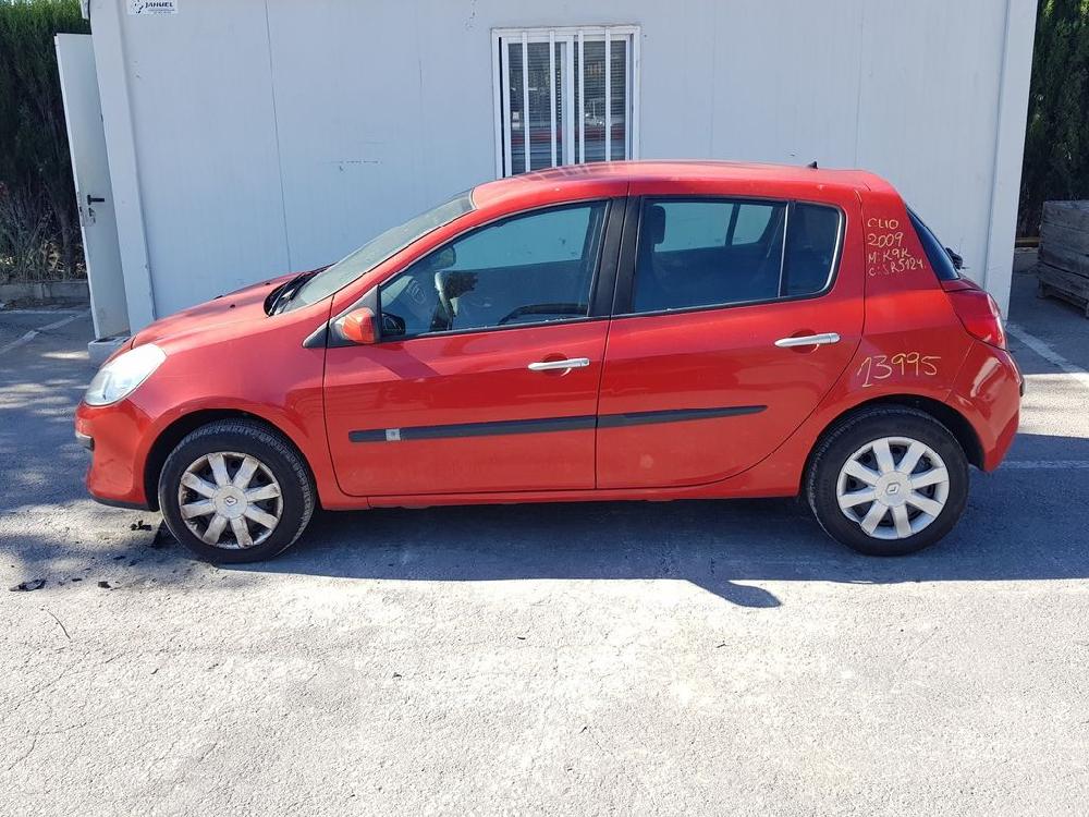 RENAULT Clio 3 generation (2005-2012) Левая противотуманка переднего бампера 8200002469,89201772 23638350