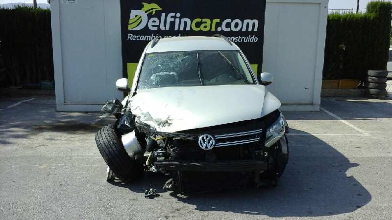 VOLKSWAGEN Tiguan 1 generation (2007-2017) Rear left door window lifter 5N0959703F 20600189