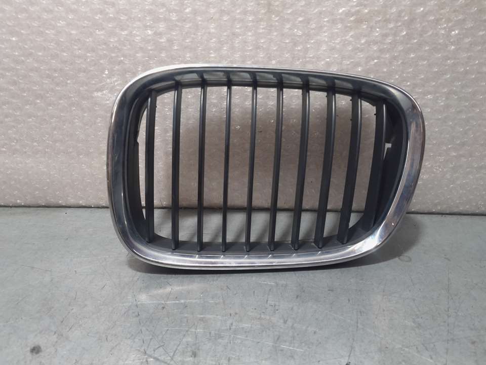 PONTIAC 5 Series E39 (1995-2004) Radiator Grille IZQUIERDA 23553630