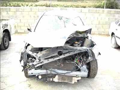 RENAULT Corsa C (2000-2006) Priekinių dešinių durų stiklo pakelėjas 13173074,93186827 18397380