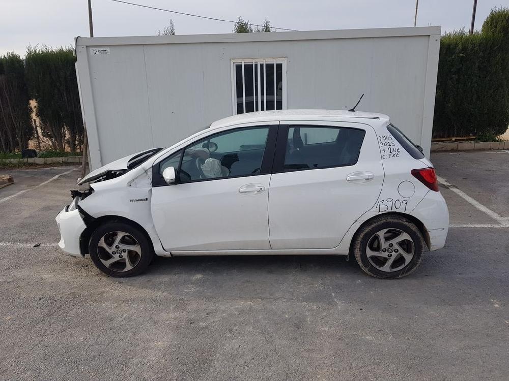 TOYOTA Yaris 3 generation (2010-2019) Takaluukun lasinpyyhkijän moottori 851300D080,2596002660 23656856