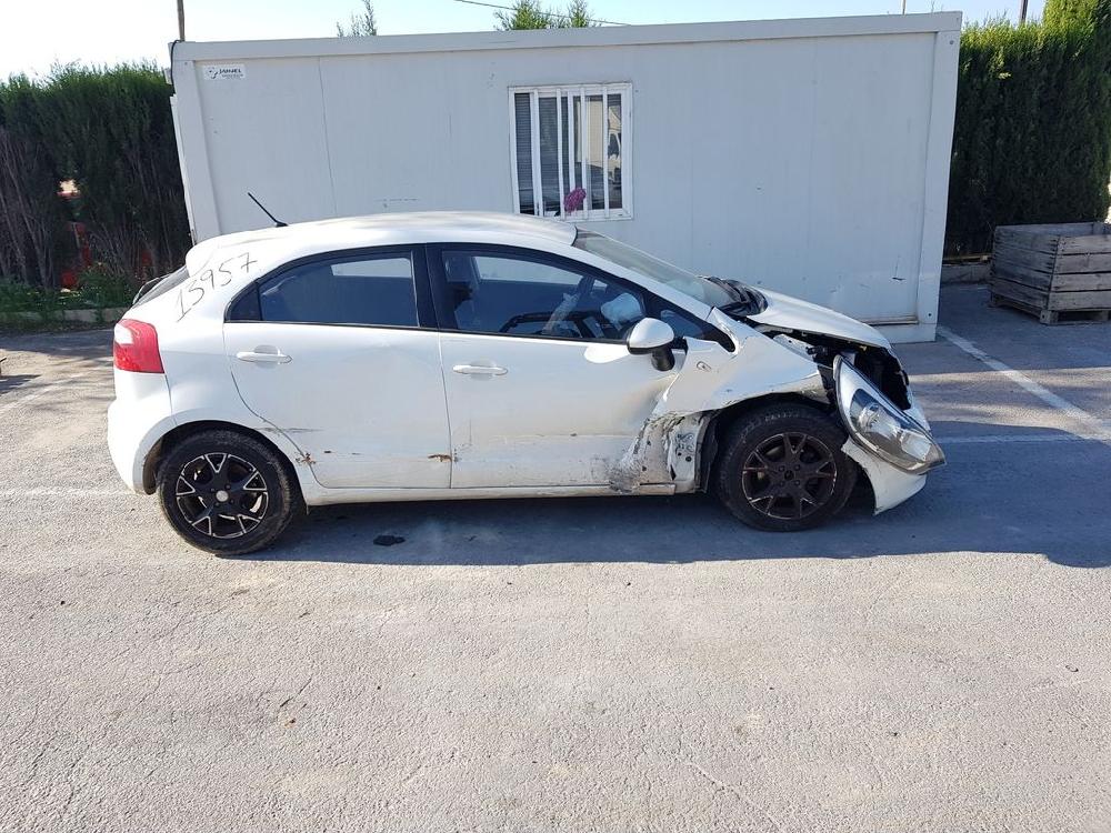 KIA Rio 3 generation (2011-2017) Indikeringstorkarspaksbrytare 13PINES 23658174