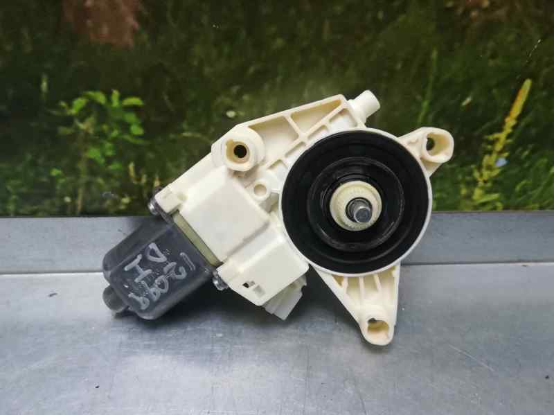 MERCEDES-BENZ A-Class W176 (2012-2018) Moteur de lève-vitre de porte avant gauche A2469065100, 5PINS 18631301