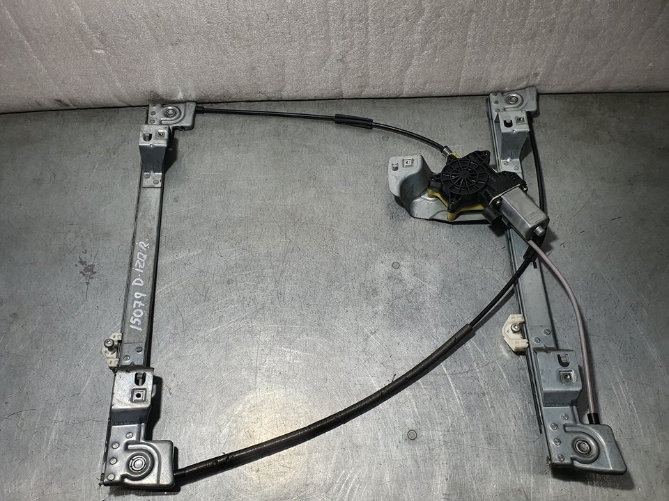 RENAULT Vindusregulator foran venstre dør SINREF 24085239