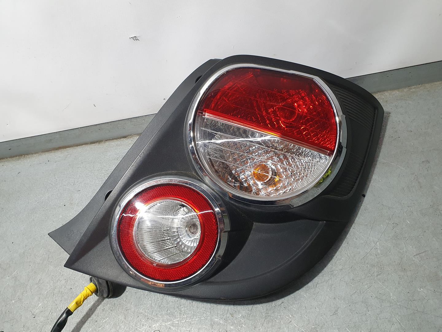 CHEVROLET Aveo T300 (2011-2020) Rear Right Taillight Lamp POCOROZADO 20610307