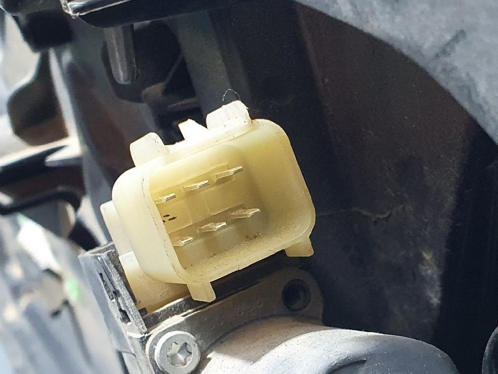 HYUNDAI Fiesta 5 generation (2001-2010) Regulator de geam ușă stânga față ELECTRICO6PINS 18545338