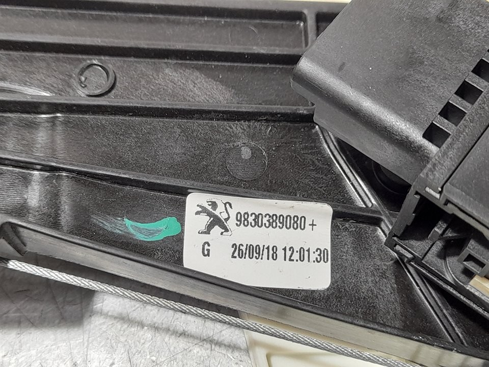 Alzacristalli posteriore sinistro YH01 9830389080 de Peugeot 3008 suv (mc_, mr_, mj_, m4_) 2016-0 131 CV con 42228 km - pieza usada