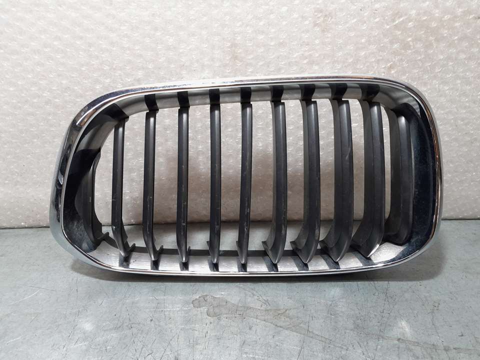 CHRYSLER 1 Series F20/F21 (2011-2020) Γρίλια Ραδιατέρ IZQUIERDA 25096805