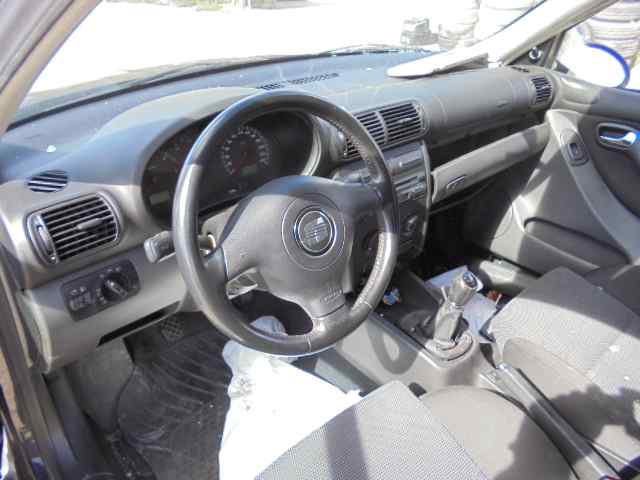 TOYOTA Leon 1 generation (1999-2005) Hudobný prehrávač bez GPS 1M0035186D 18502186