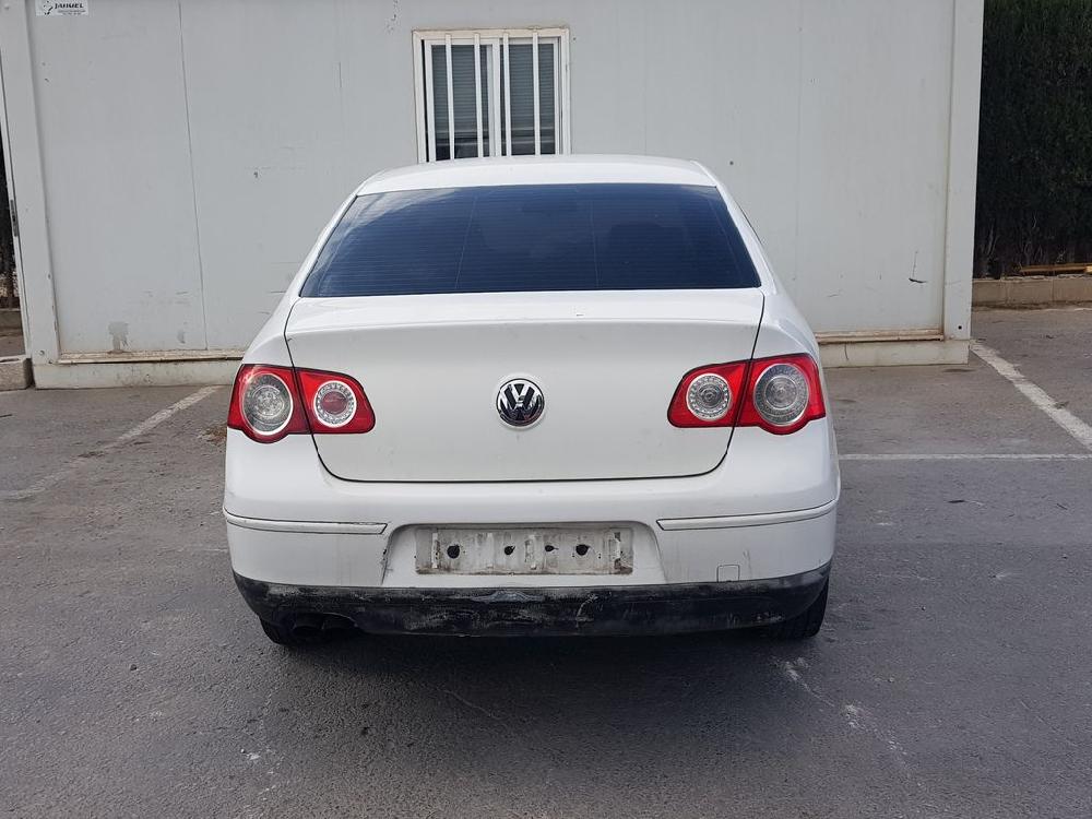 VOLKSWAGEN Passat B6 (2005-2010) Повторитель переднего правого крыла 3C0953041J 23658384