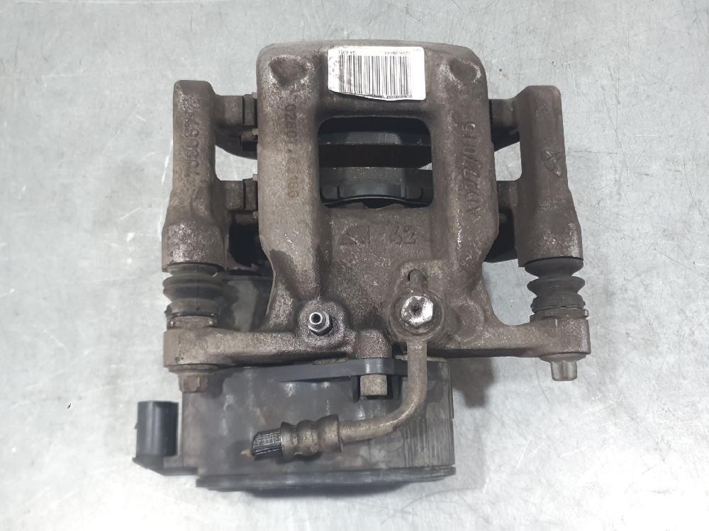 Pinza de freno trasera derecha YH01 9819060980 de Peugeot 3008 suv (mc_, mr_, mj_, m4_) 2016-2020 131 CV con 45291 km - pieza usada