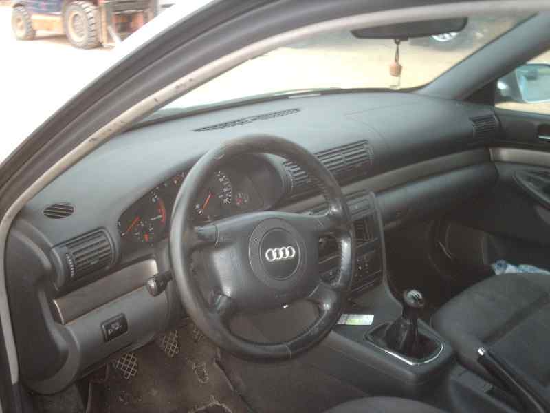 AUDI A4 B5/8D (1994-2001) Priekinis dešinys priešrūkinis žibintas PATAROTA 18479136