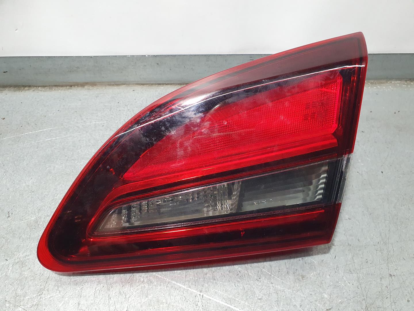 OPEL Astra J (2009-2020) Rear Right Taillight Lamp INTERIORROZADO 24043659