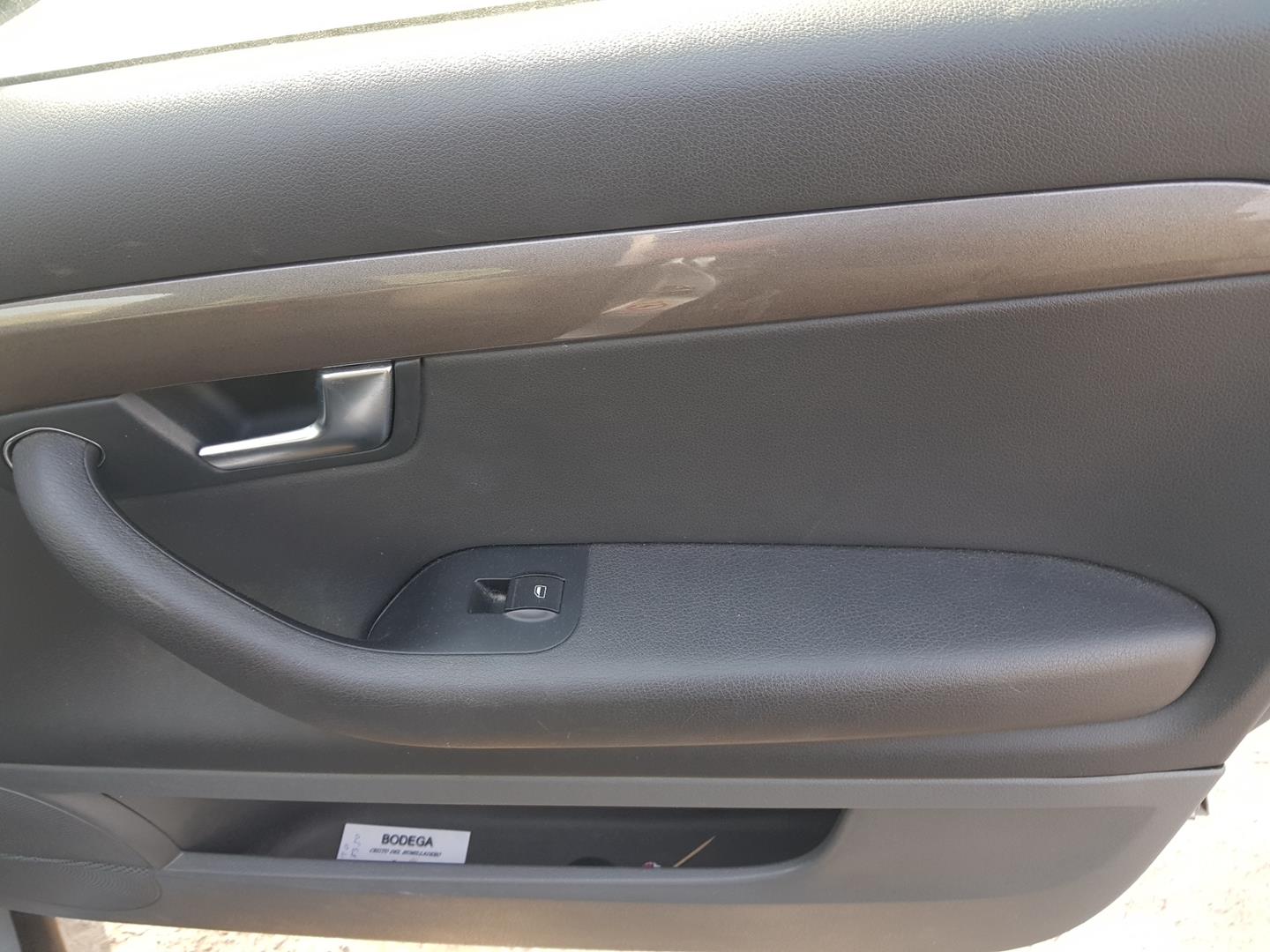SEAT Exeo 1 generation (2009-2012) Priekinių dešinių durų stiklo pakelėjas ELECTRICO 23657736