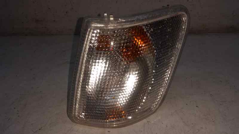 NISSAN Front left turn light BLANCO 24009824