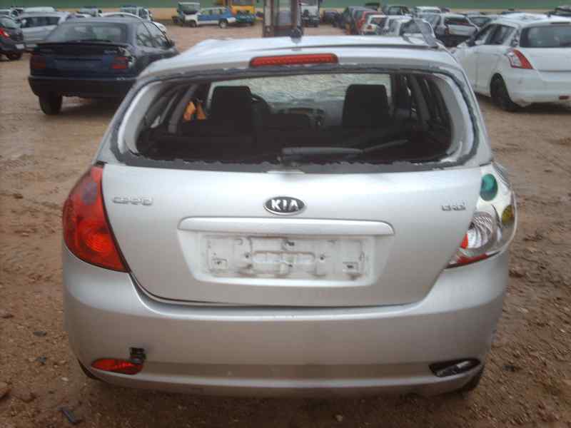 KIA Cee'd 1 generation (2007-2012) Debitmetru de aer 281642A401 18452678