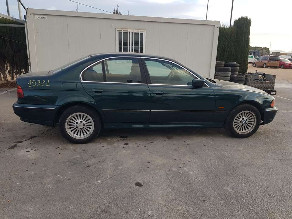 PONTIAC 5 Series E39 (1995-2004) Radiátorrács DERECHA 23553611