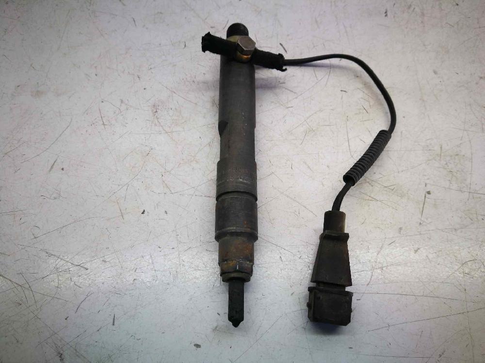 SEAT Cordoba 1 generation (1993-2003) Injector de combustibil 038130201F 18448691