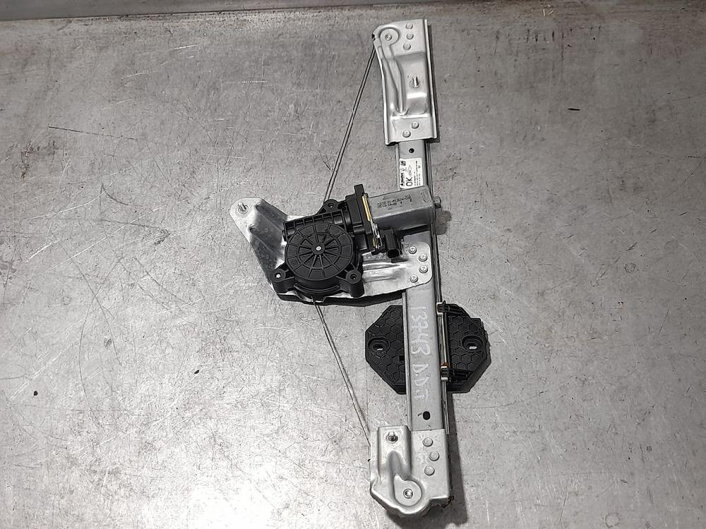 DACIA Sandero 2 generation (2013-2020) Front Right Door Window Regulator 807209299R 24043411