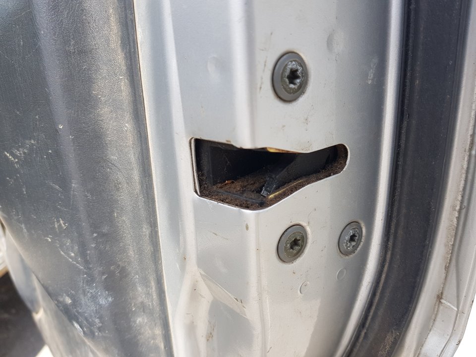 SUZUKI Jimny 3 generation (1998-2018) Front Right Door Lock 24072908