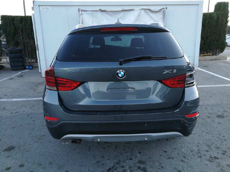 BMW X1 E84 (2009-2015) Priekinės radiatoriaus grotelės IZQUIERDA 18687218