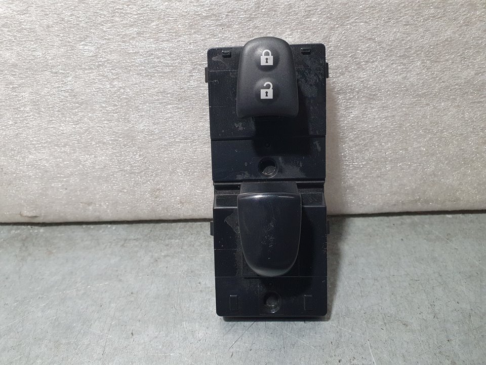 NISSAN Pulsar C13 (2014-2018) Front Right Door Window Switch SINREF 20611986