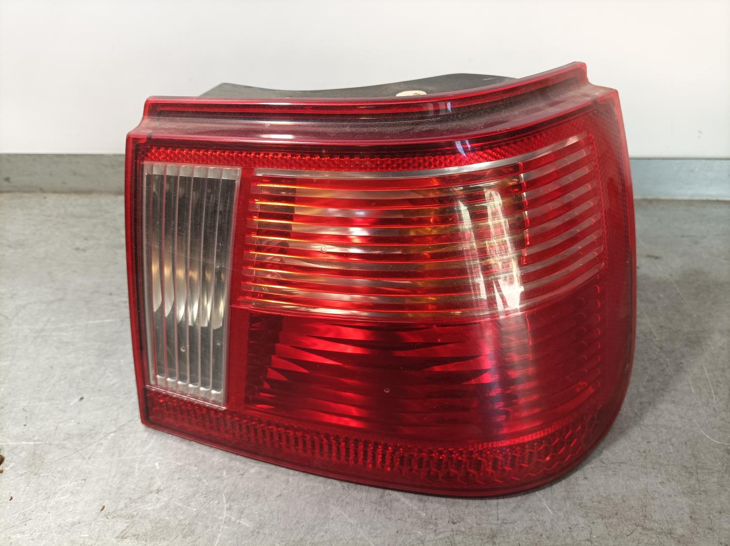 SEAT Ibiza 2 generation (1993-2002) Rear Right Taillight Lamp EXTERIOR 23657932