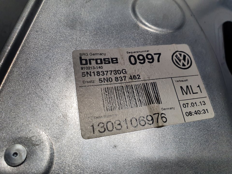 VOLKSWAGEN Tiguan 1 generation (2007-2017) Front Right Door Window Regulator 5N0837756, 974928105 18795446